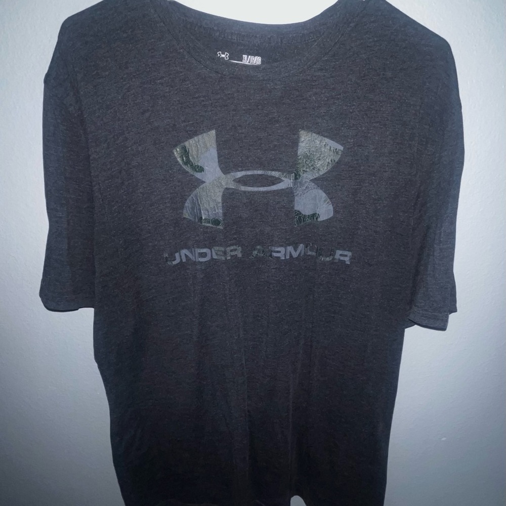 Under Armour Charcoal Tee XL